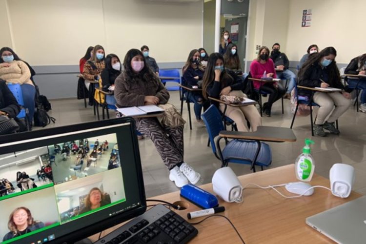 Estudiantes de Psicopedagogía apoyarán durante el 2do Semestre a 814 mujeres para que obtengan su cuarto medio laboral