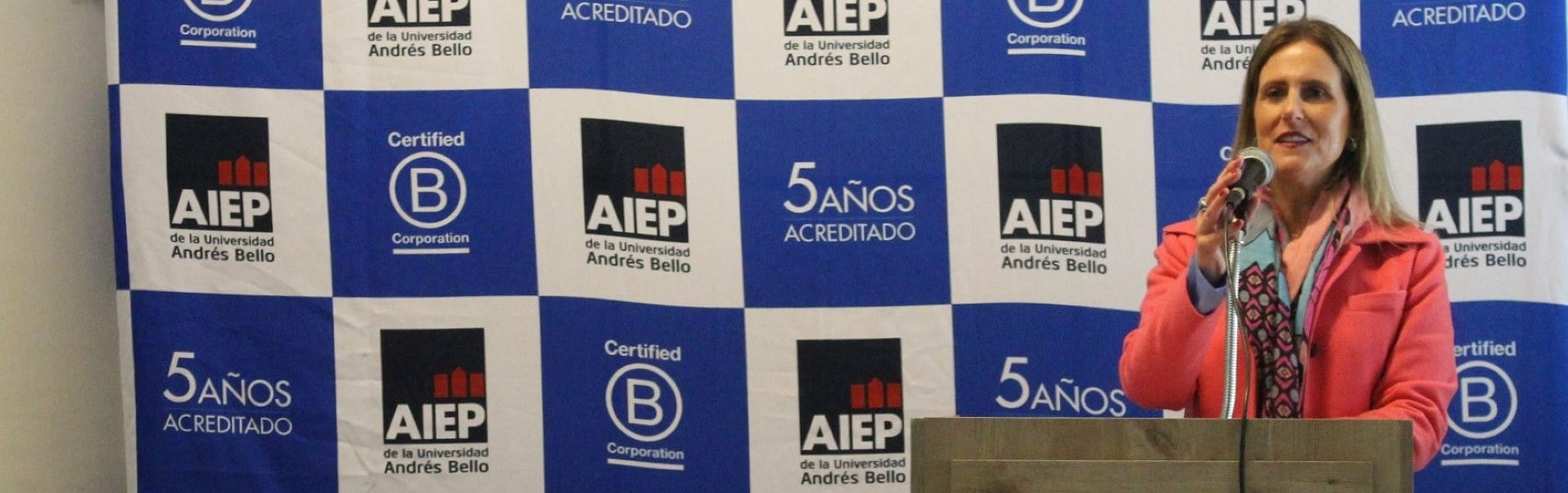 AIEP y Municipalidad de Quillota firman convenio para fomentar el desarrollo emprendedor