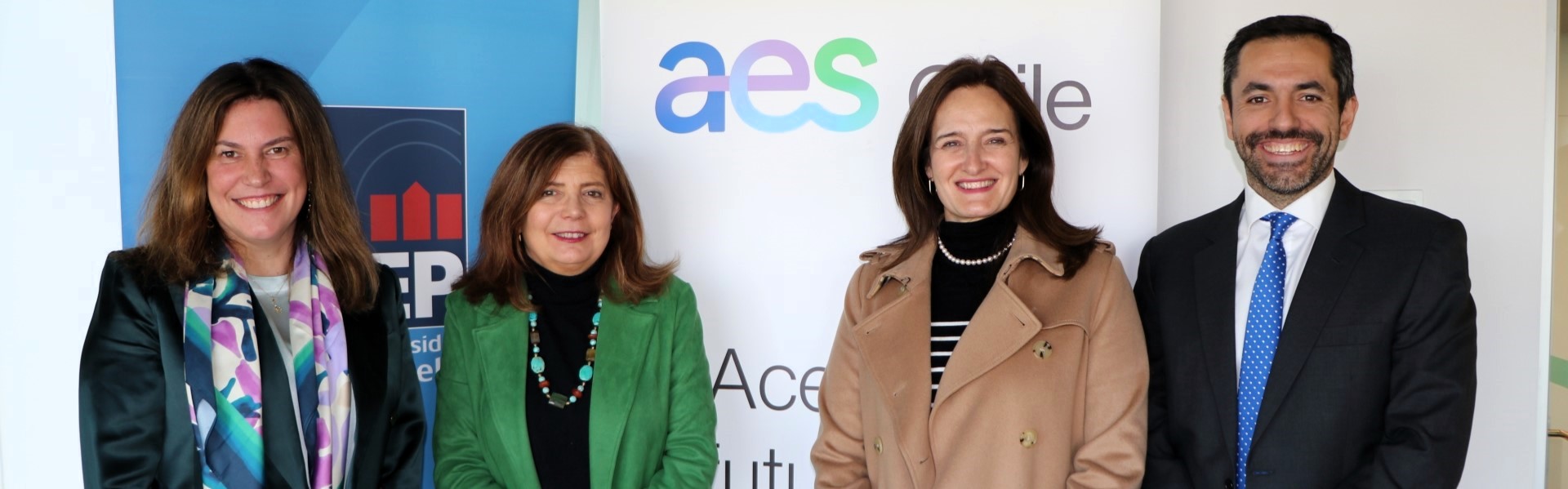 AIEP y Fundación AES Chile fortalecen alianza para impulsar el desarrollo comunitario