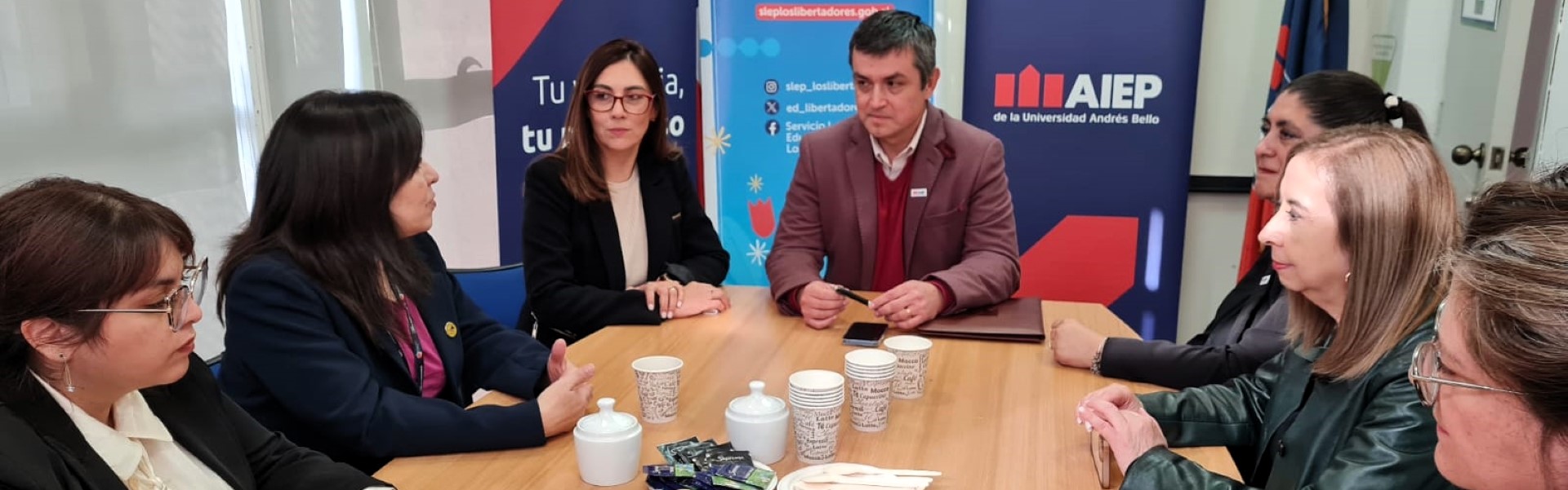 AIEP y SLEP Los Libertadores formalizan importante convenio de colaboración