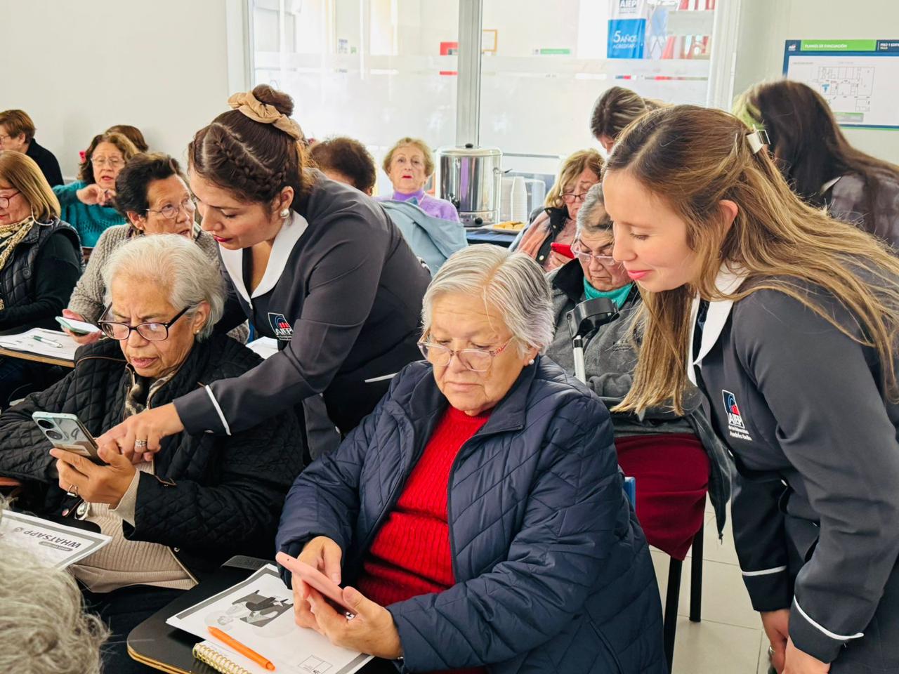 AIEP Talca y la Seremi de Desarrollo Social y Familia realizaran curso de alfabetización digital en el uso de redes sociales móviles.