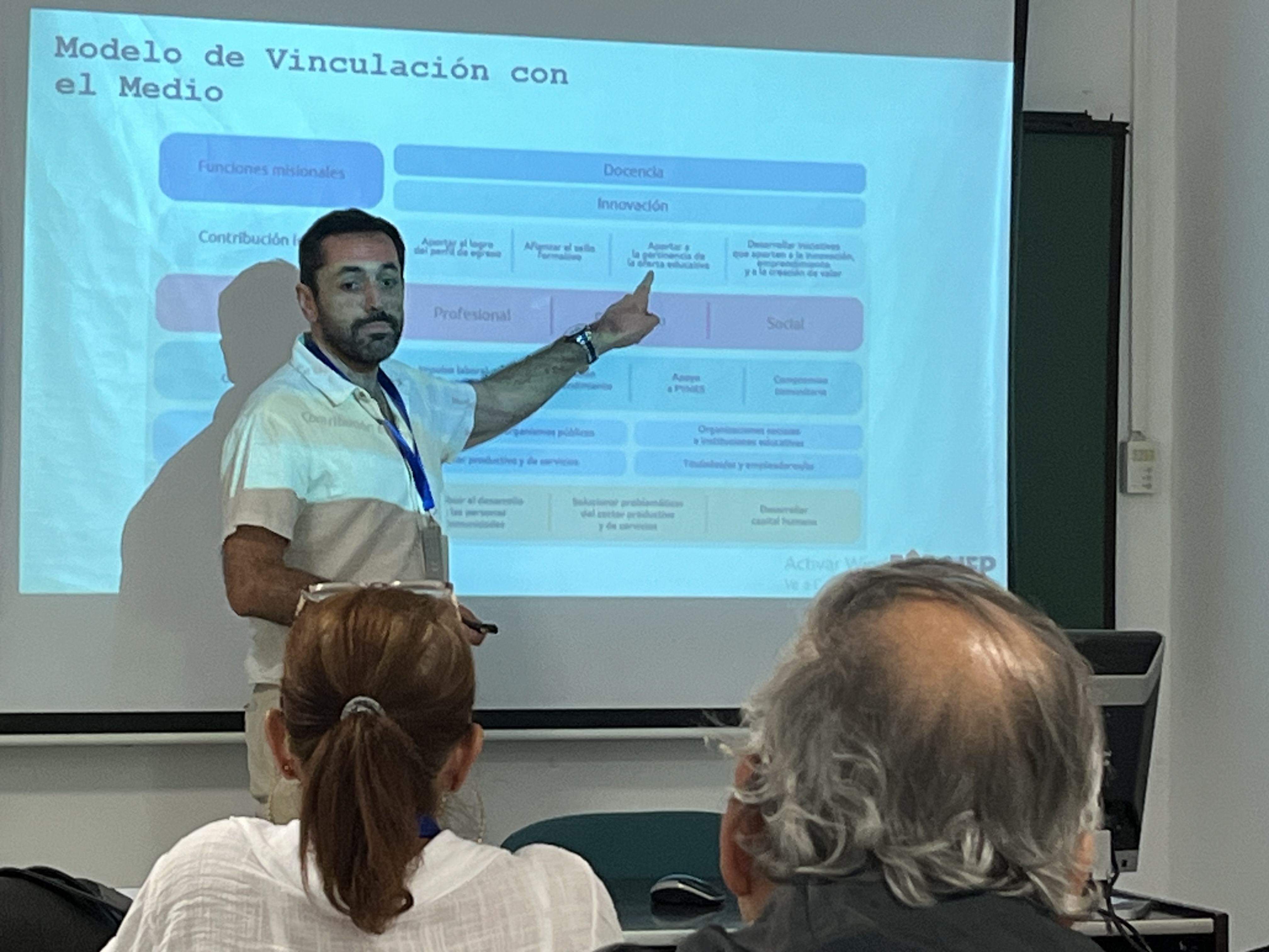De Chile al mundo: AIEP presenta Iniciativas de impacto social en Congreso de Granada, España