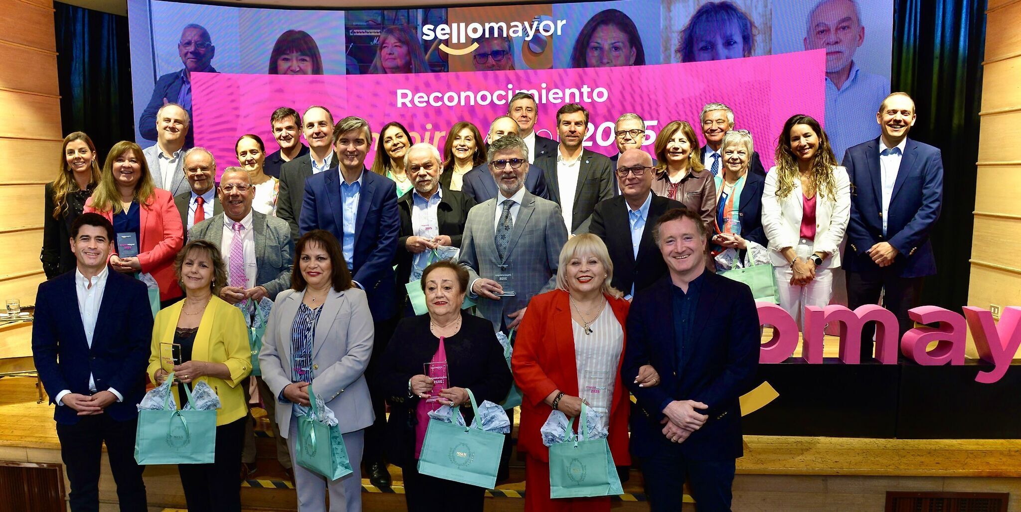 AIEP recibe el SelloMayor 2025 y reconoce a Marie Louise Boré por su destacada trayectoria