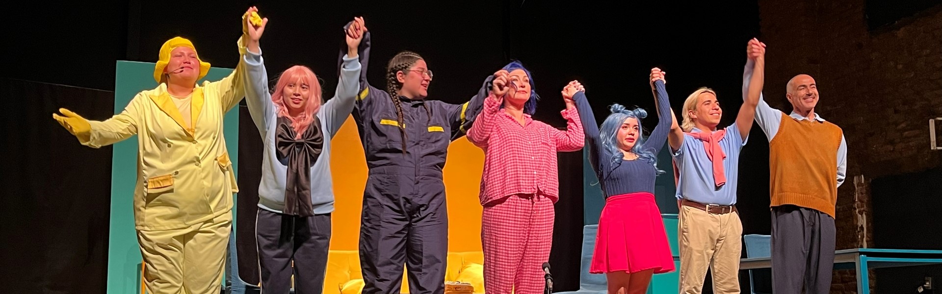 AIEP y UNAB presentaron “Para eso está Ella”: una comedia sobre tecnología, familia y humanidad