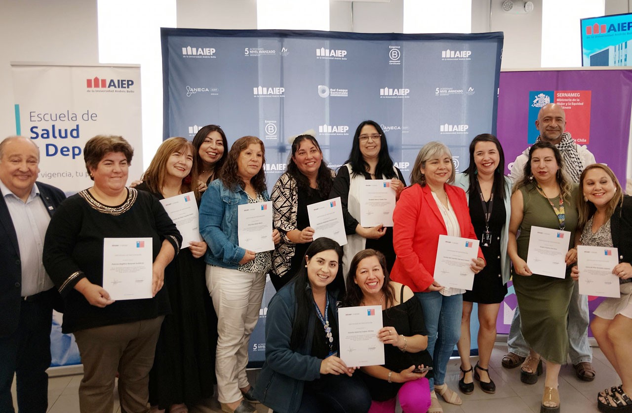 AIEP Talca y SernamEG certifican a 50 mujeres jefas de hogar en técnicas de Primeros Auxilios